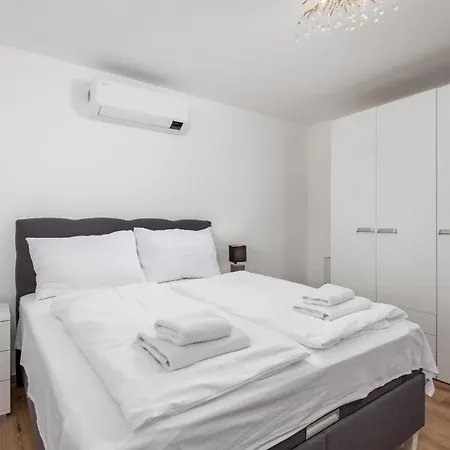 Apartment With Parking Space Vantacici, Krk - 25536