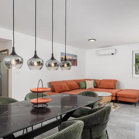Apartment With Parking Space Vantacici, Krk - 25536 Malinska